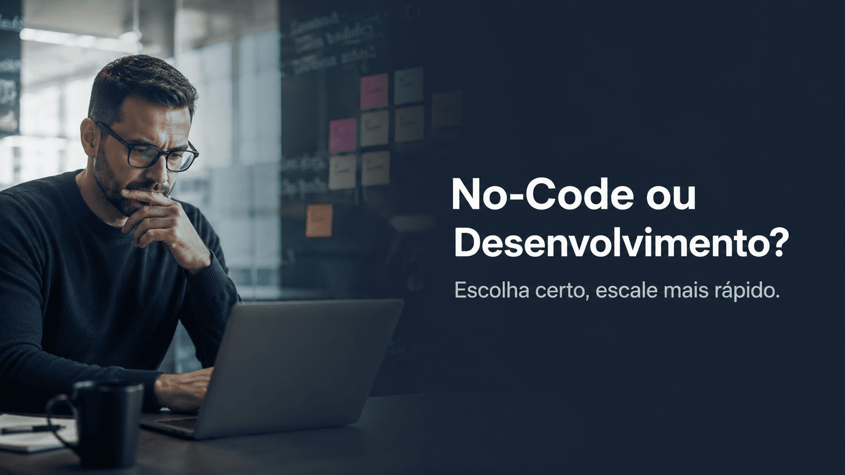 SaaS "No-Code" vs. Desenvolvimento Customizado: Quando migrar para o próximo nível?